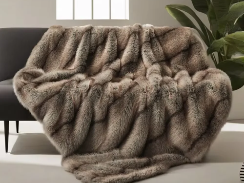 99e363f13af9ff7894e195dae4145276.png High-End Faux Fur Blanket - Elegant Plaid Design for Beds and Sofas, Ideal for Home Decoration and Comfort